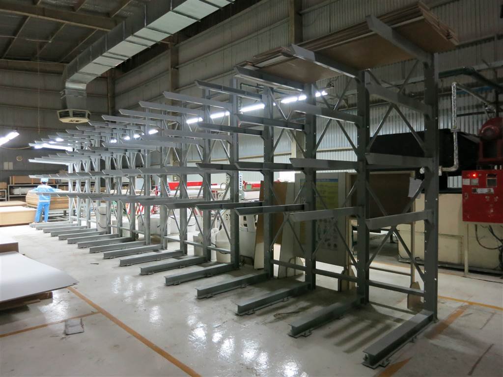 Kho thép & vật liệu xây dựng